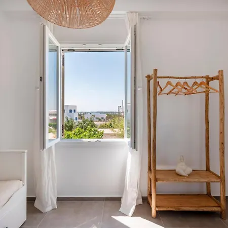 Pounta 1 - Shared Pool Apartment