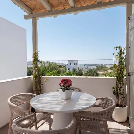 Pounta 1 - Shared Pool Apartment